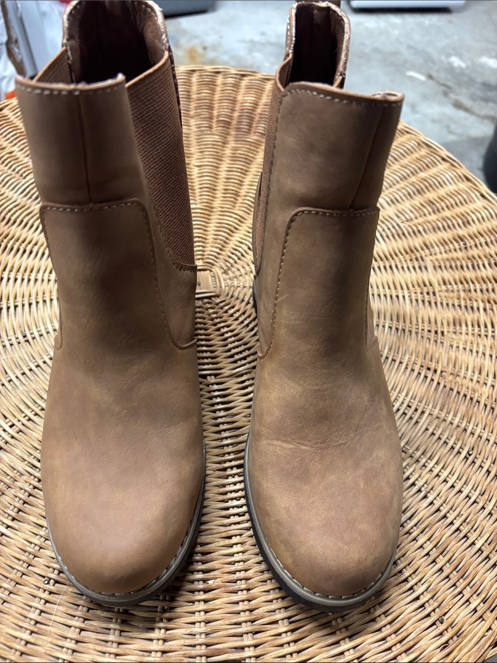 Universal Thread Tan Chelsea Ankle Boots